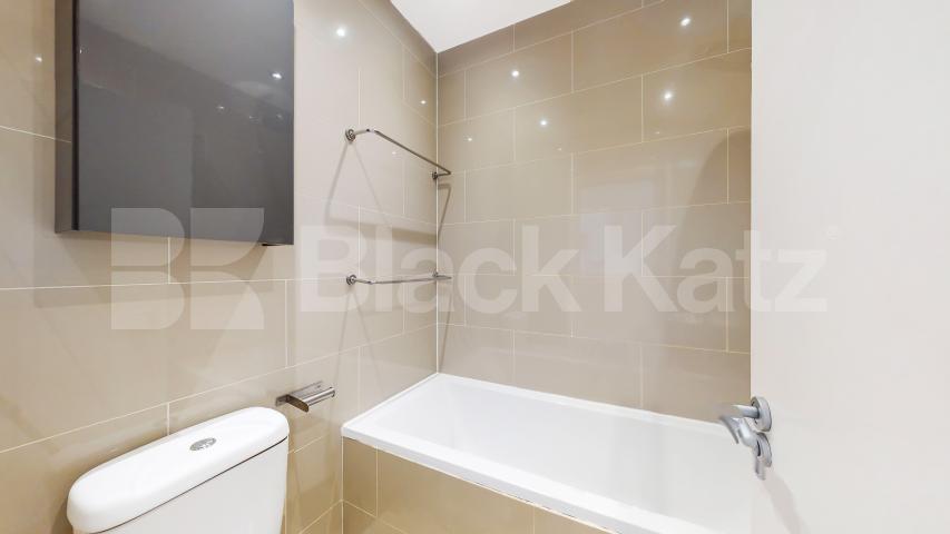 Modern Apartment Denbigh Road, Notting Hill